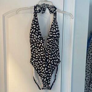 MICHAEL Michael Kors Black and White Patterned One Piece Swimsuit